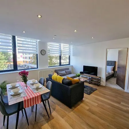 Free Parking: Old Trafford Apartment Manchester Exterior photo