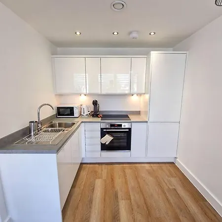Free Parking: Old Trafford Apartment Manchester Exterior photo